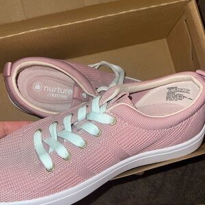 New Nurture shoes
Pink 
Size 7.5 in women’s